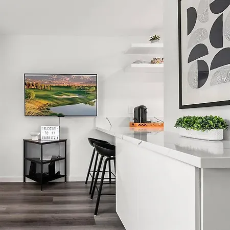 The 1 At Biarritz-Remodeled 1 Bedroom In Downtown Ps Palm Springs Exterior photo