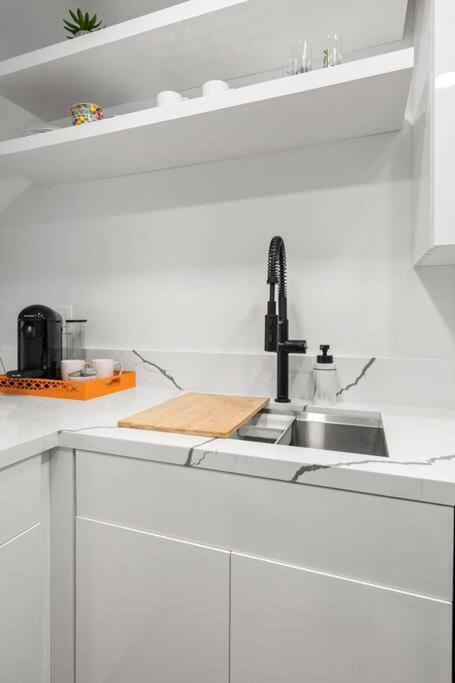 The 1 At Biarritz-remodeled 1 Bedroom In Downtown Ps