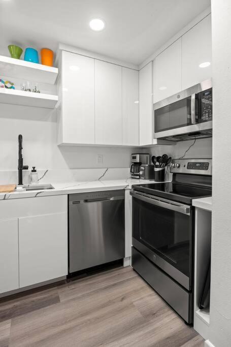 The 1 At Biarritz-remodeled 1 Bedroom In Downtown Ps Apartment
